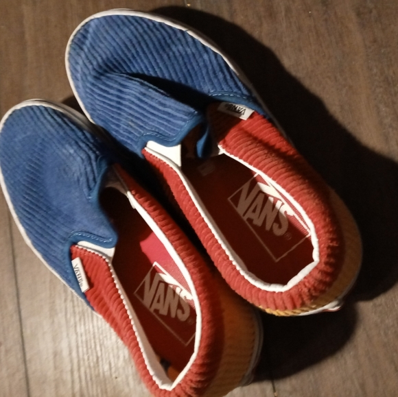 Vans - Picture 2 of 2